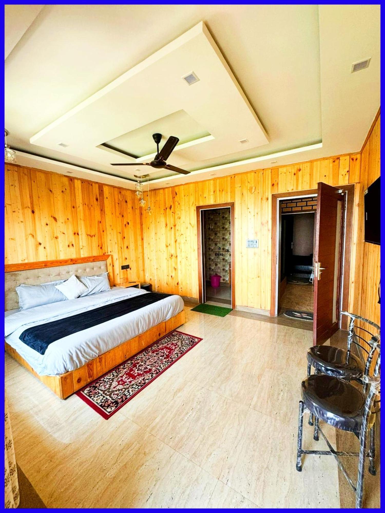 Uk Near Bus Stop - View And Mountain Valley View - Wi Fi - Service Available - Hotel 2*
